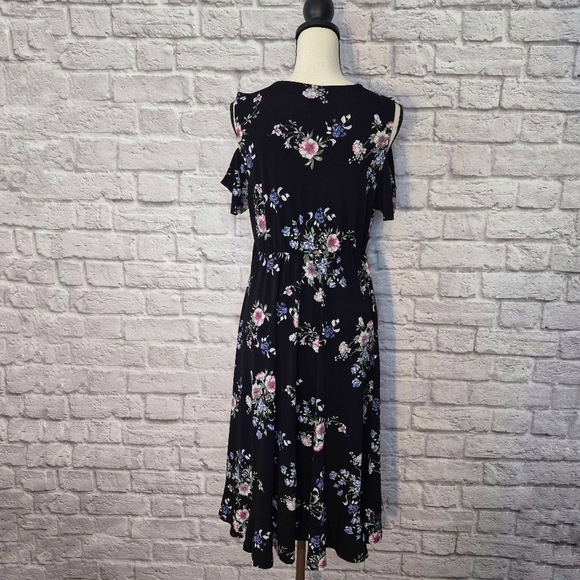 Torrid Dress Black Floral Cold Shoulder Wrap Surplice Vneck Flounced Hem Size  L - Picture 8 of 10